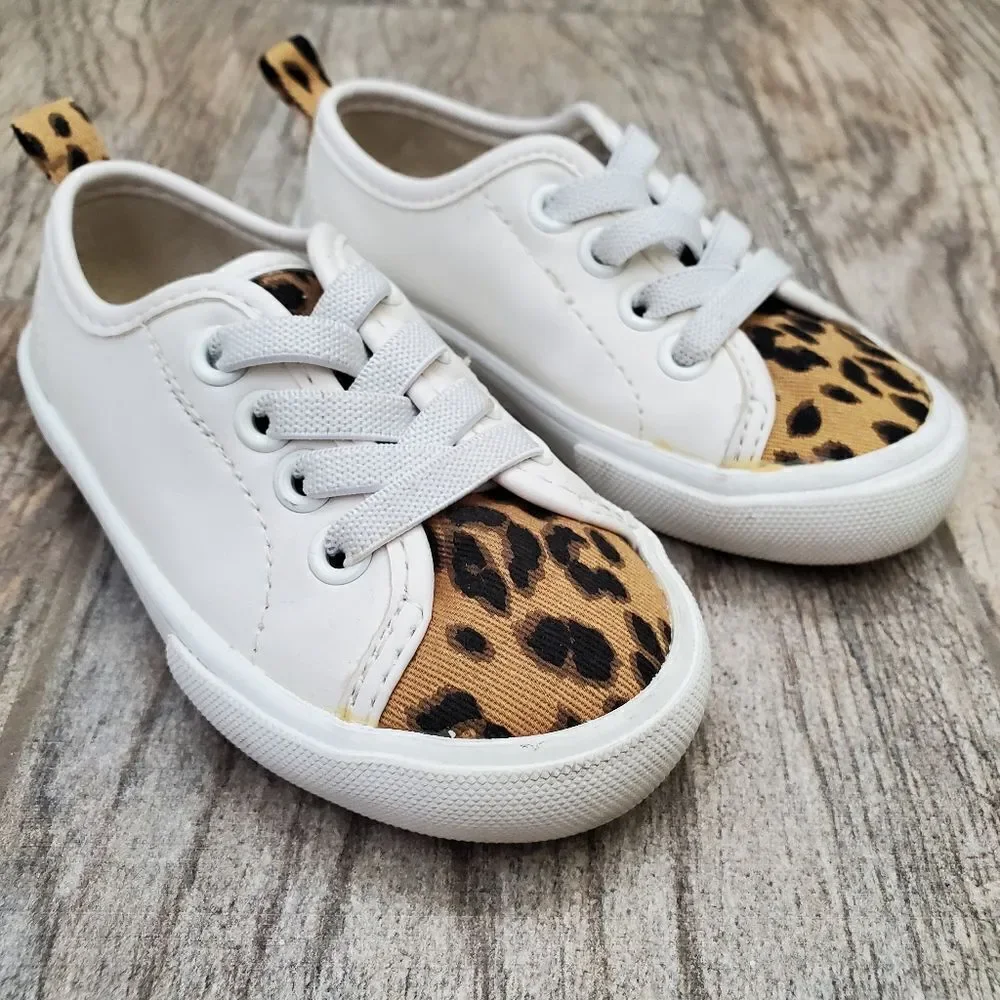 Old Navy White and Leopard Print Shoes Size 5